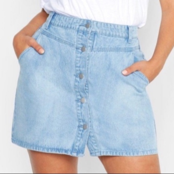 Boohoo Dresses & Skirts - 6/$28❗️ Denim mini skirt